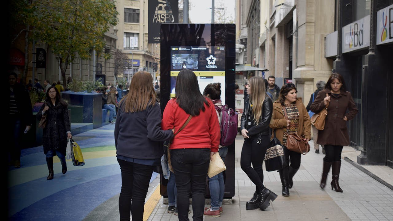 <h2>Infraestrutura Digital<br />
para <del>Cidades Sustentáveis</del></h2>

